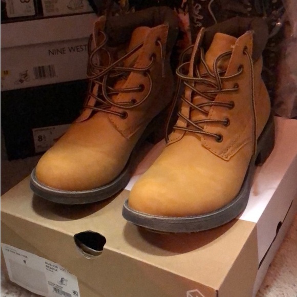 work boot - Picture 2 of 2